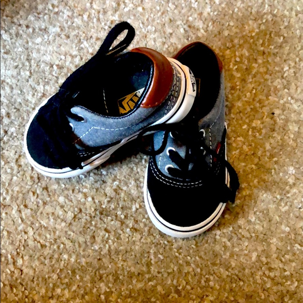 Toddler boys low top Vans